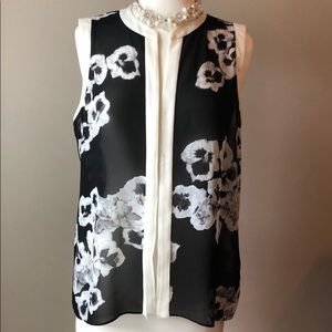 Ellen Tracy sleeveless floral top. Size L